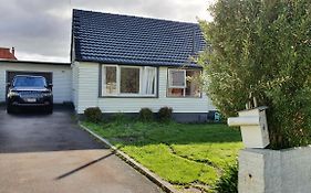 Hidden Gem And Entire Bungalow In Central Hutt
